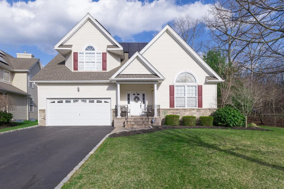 Unit for sale at 2 Joshua Court, Riverhead, NY 11792