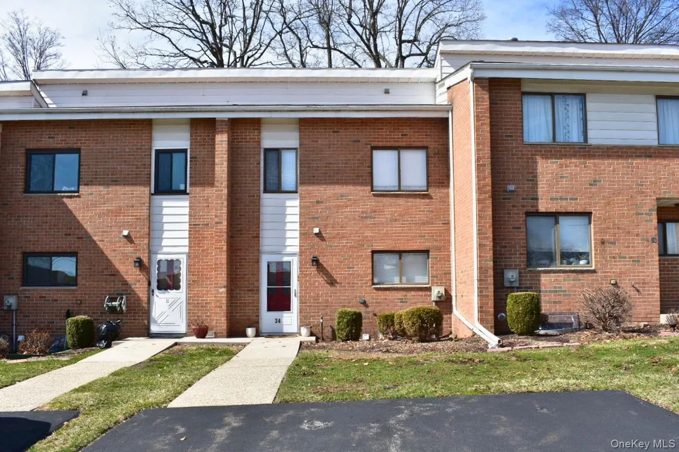 Unit for sale at 34 Poplar Lane, Wallkill, NY 10941
