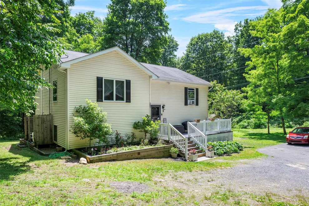 Unit for sale at 307 Oak Lane, Newburgh (Town), NY 12550