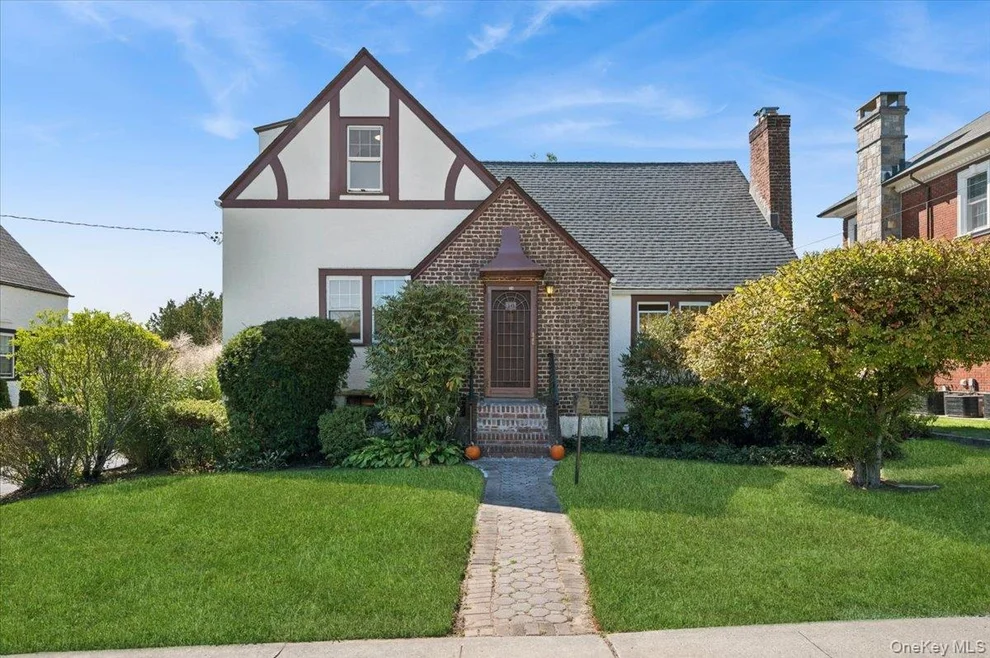 Unit for sale at 10 Oakland Avenue, Yonkers, NY 10710
