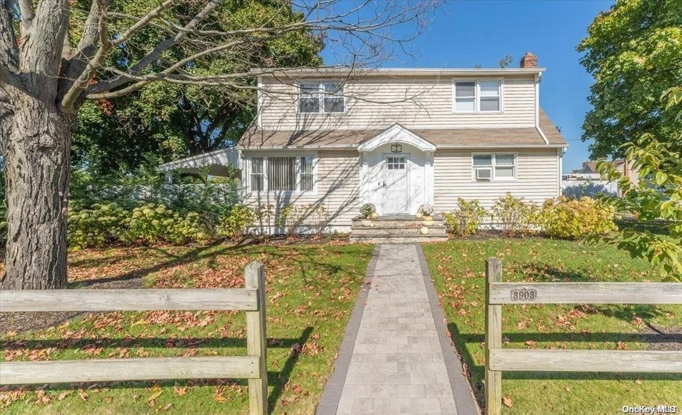 Unit for sale at 3903 Maywood Drive, Hempstead, NY 11783