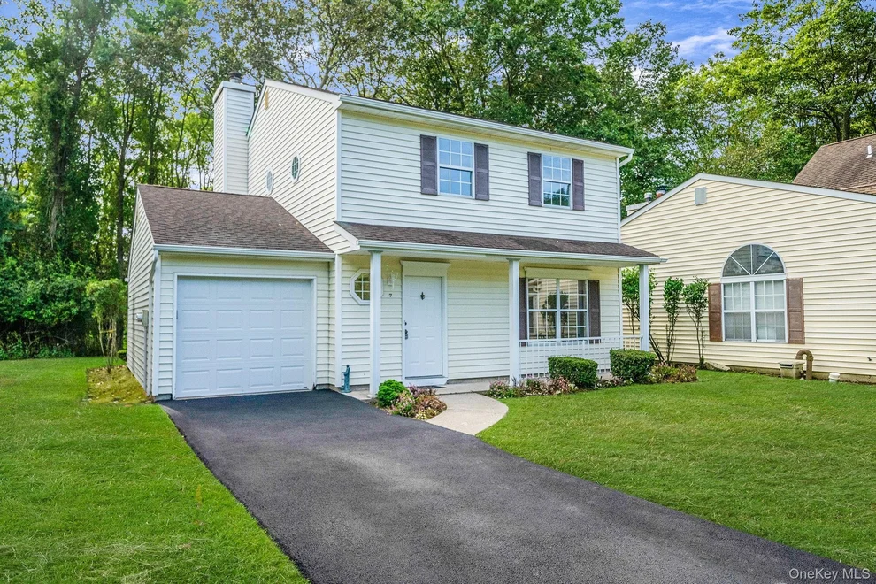 Unit for sale at 7 Mallard Path, Brookhaven, NY 11727