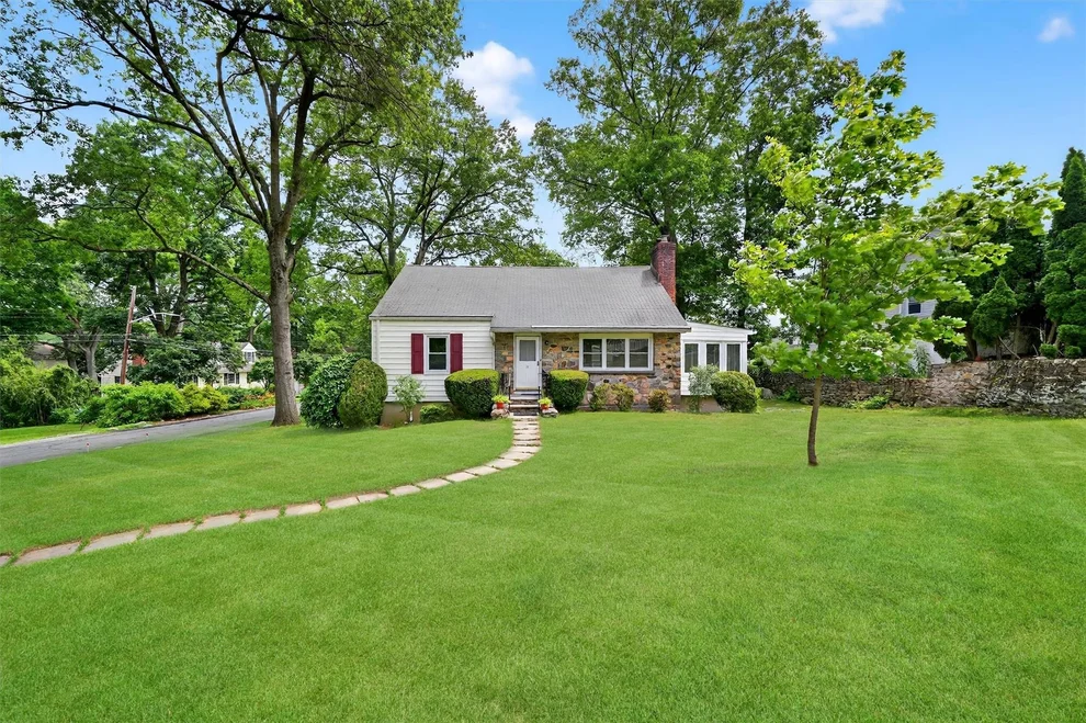 Unit for sale at 22 Woodbrook Road, White Plains, NY 10605