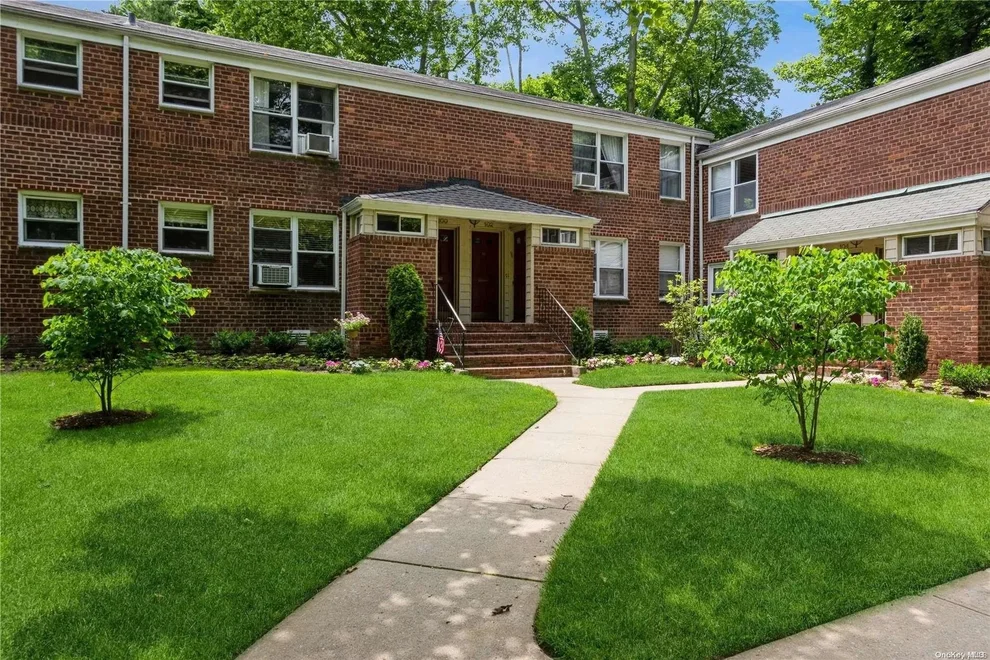 Unit for sale at 102 Edwards, North Hempstead, NY 11577