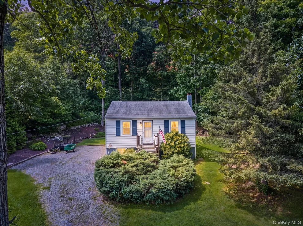 Unit for sale at 19 Oak Ridge Drive, Putnam Valley, NY 10579