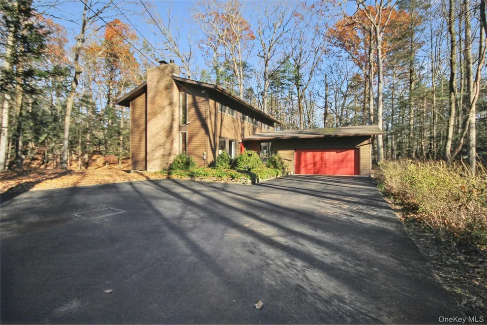 Unit for sale at 5 Van Court, Hyde Park, NY 12538