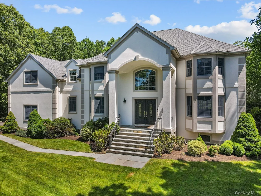 Unit for sale at 6 Horton Court, Harrison, NY 10604