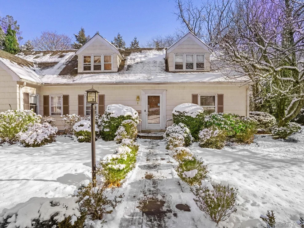 Unit for sale at 1 Village Lane, Eastchester, NY 10708