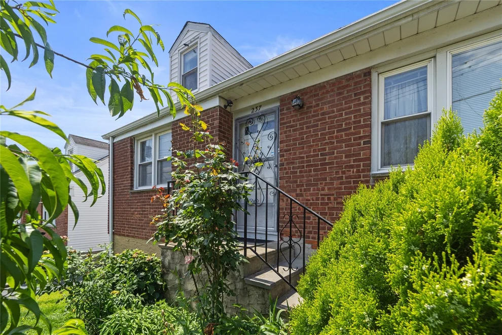 Unit for sale at 237 Woodland Avenue, Yonkers, NY 10703