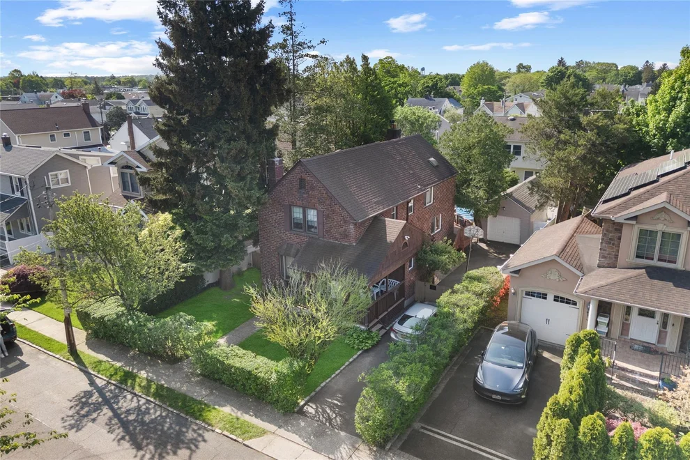 Unit for sale at 18 Willow Street, North Hempstead, NY 11577