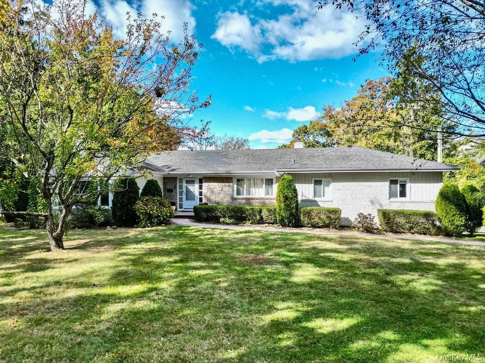Unit for sale at 24 Hemlock Drive, North Hempstead, NY 11024