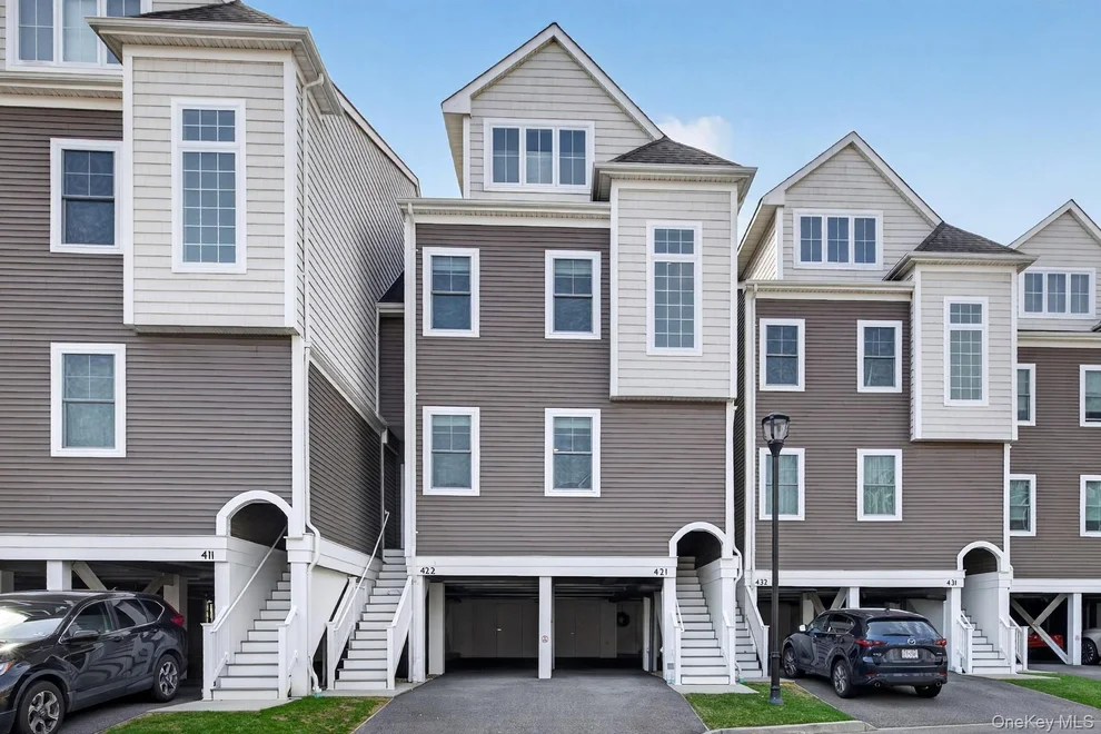 Unit for sale at 421 Marina Pointe Drive, Hempstead, NY 11518