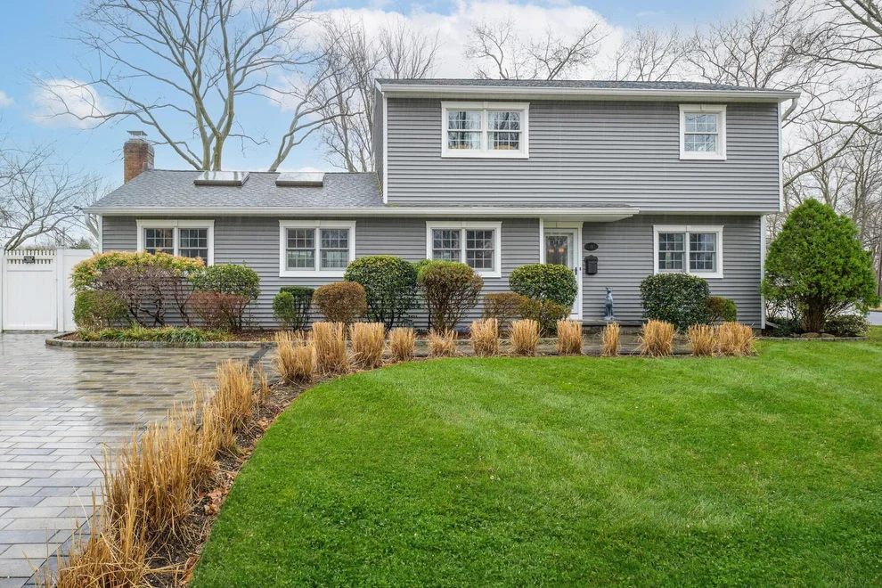 Unit for sale at 15 Newtown Lane, Huntington, NY 11747