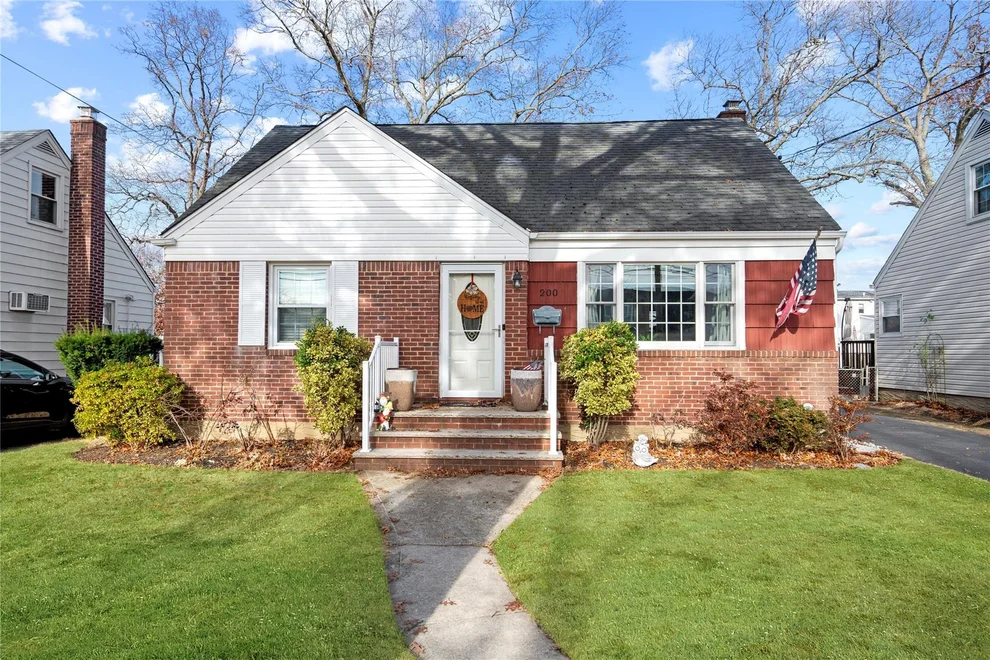 Unit for sale at 200 Elsie Avenue, Hempstead, NY 11566