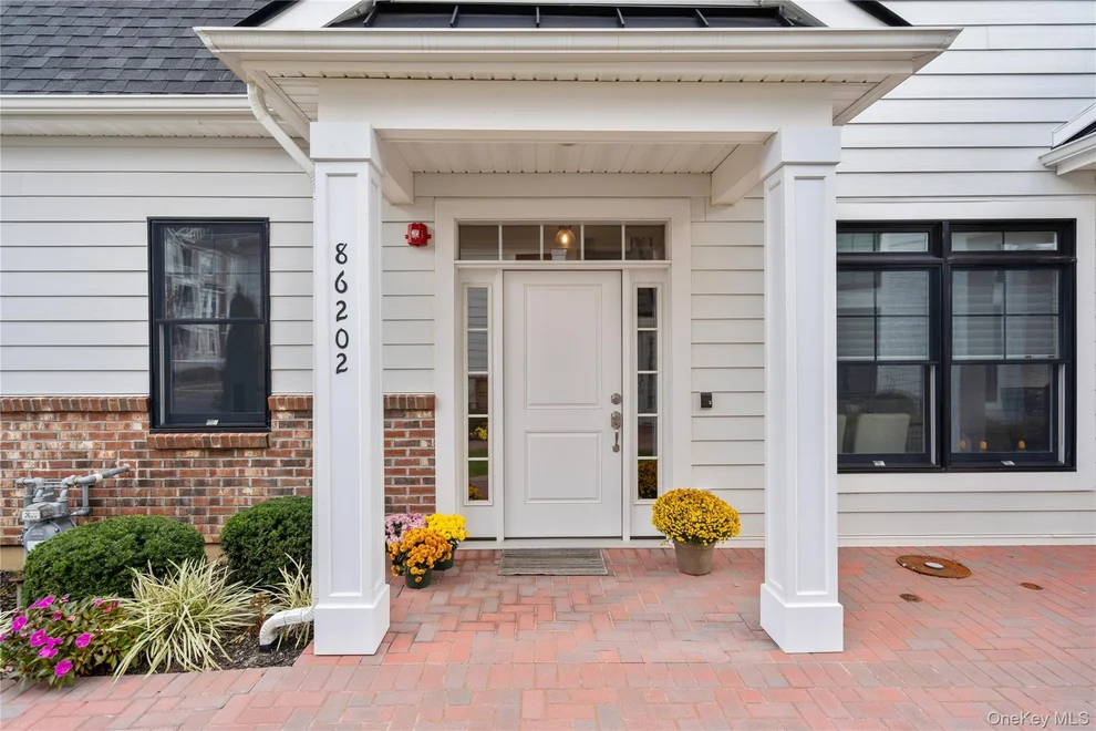Unit for sale at 86202 Spruce Pond Circle, Oyster Bay, NY 11803