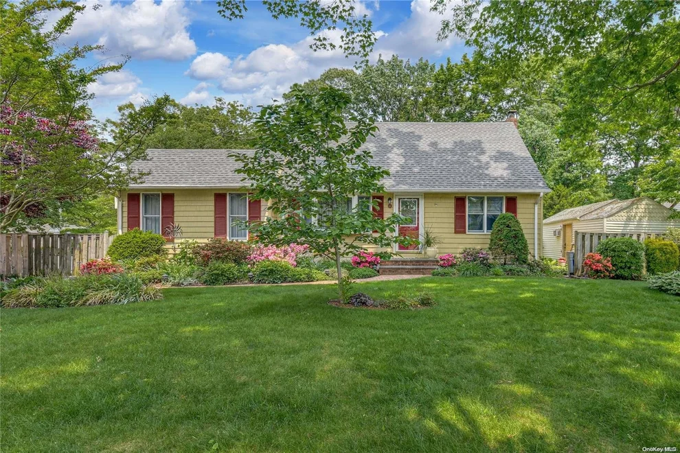 Unit for sale at 60 Harding Street, Huntington, NY 11731