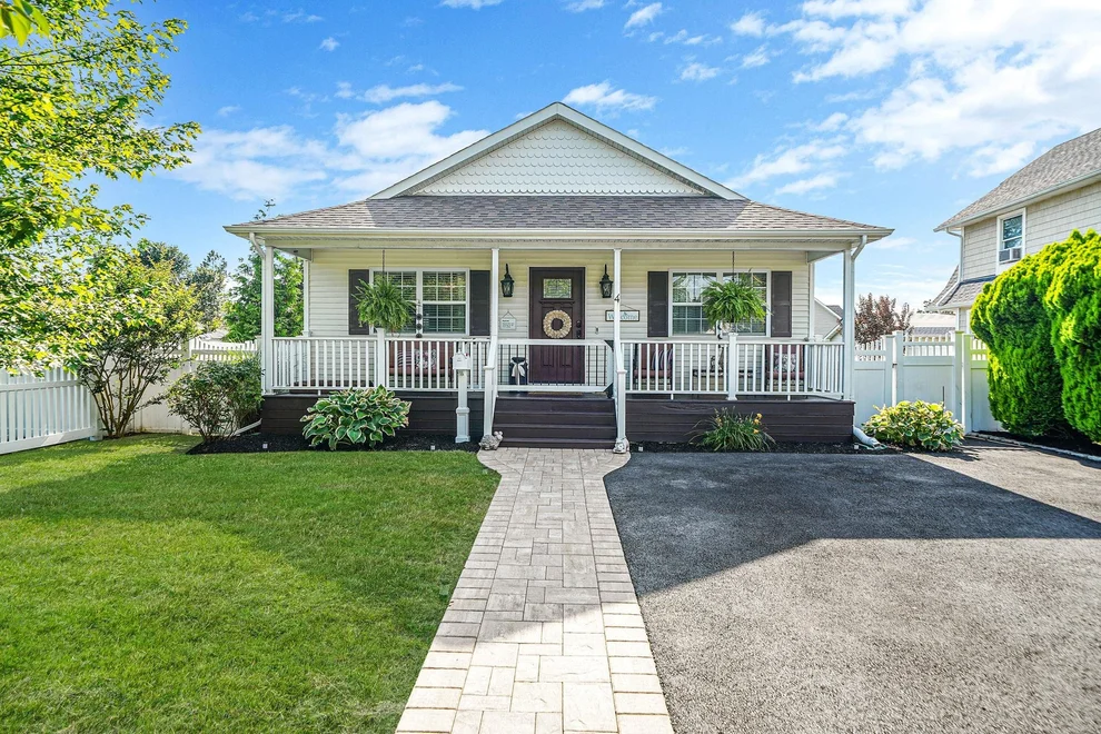 Unit for sale at 4 Ferndale Boulevard, Islip, NY 11751