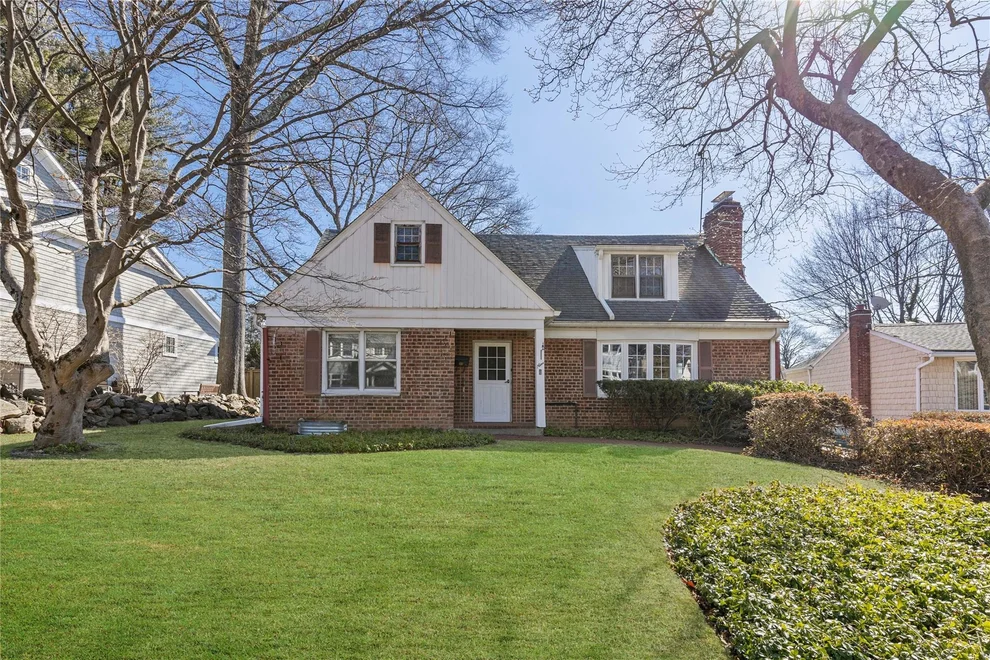 Unit for sale at 9 Walker Avenue, Rye City, NY 10580