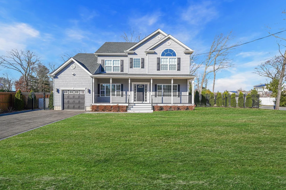 Unit for sale at 18 Hillcrest Drive, Smithtown, NY 11787