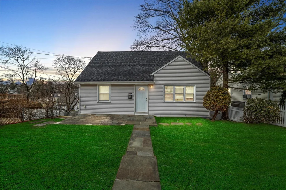 Unit for sale at 29 N French Avenue, Greenburgh, NY 10523