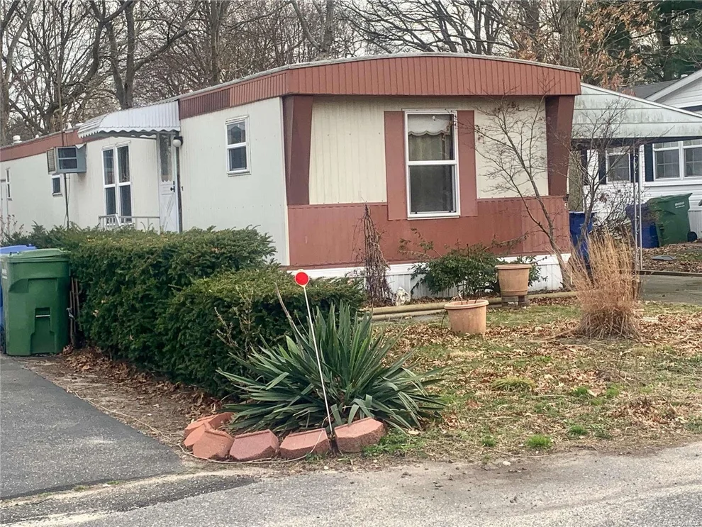 Unit for sale at 3 Daisy Drive, Islip, NY 11716