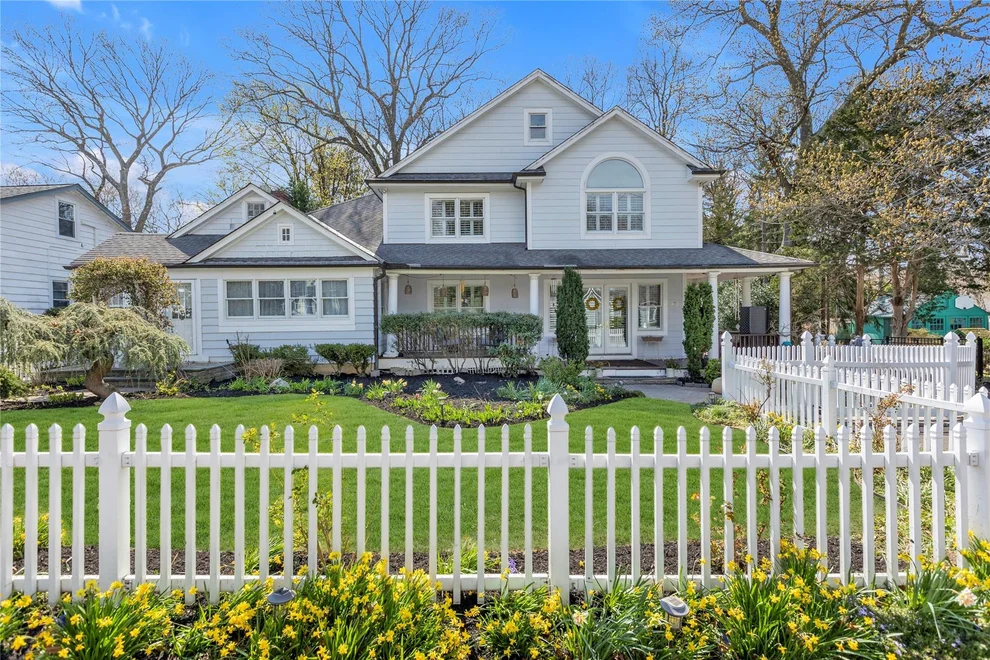 Unit for sale at 920 Washington Drive, Huntington, NY 11721