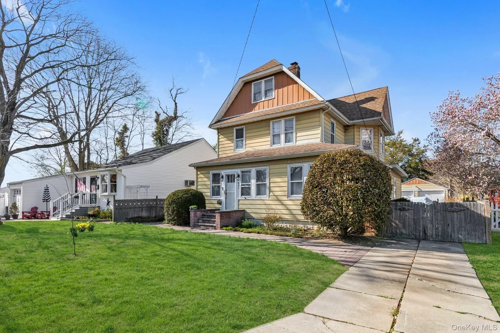 Unit for sale at 841 Waverly Place, Hempstead, NY 11510