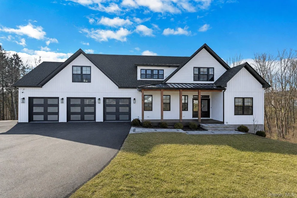 Unit for sale at 6 Conifer Court, Poughkeepsie, NY 12603