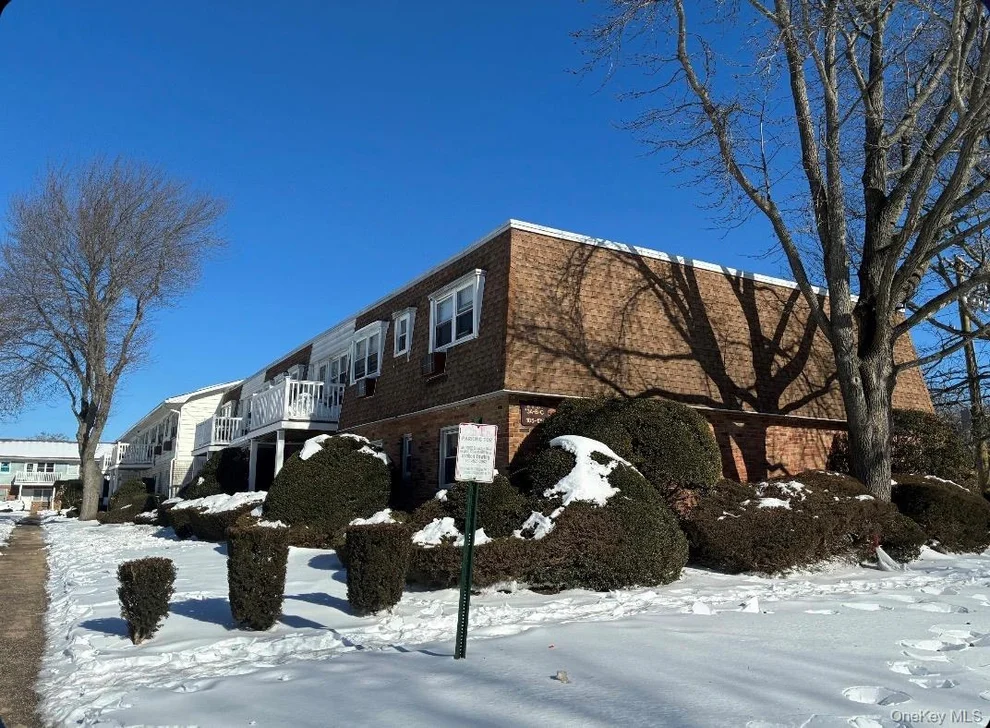 Unit for sale at 126 Hemlock Drive, Islip, NY 11706