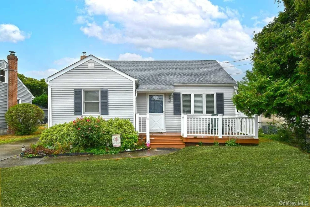 Unit for sale at 767 Keith Lane, Islip, NY 11705