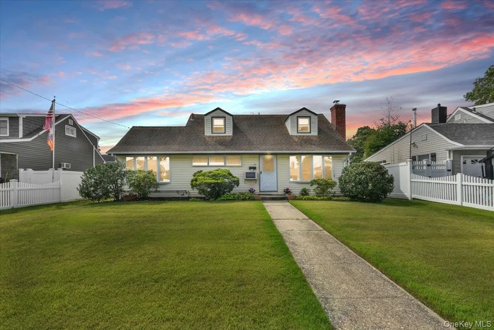 Unit for sale at 136 Maple Street, Oyster Bay, NY 11762