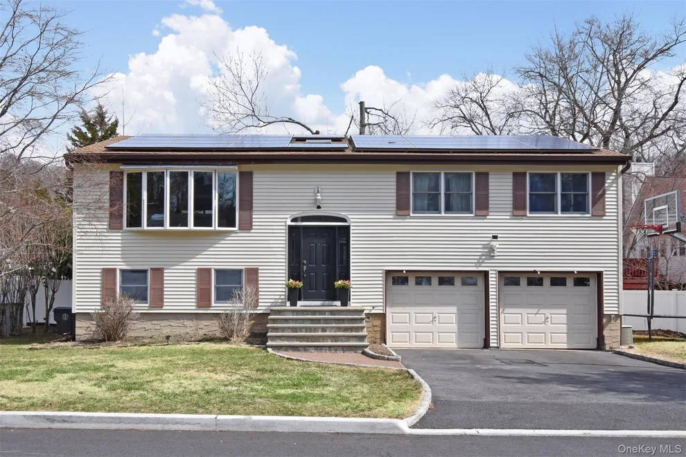 Unit for sale at 4 Willow Lane, Greenburgh, NY 10533