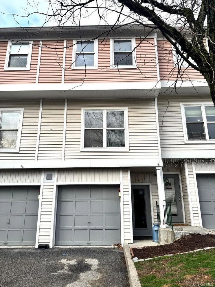 Unit for sale at 11 Livingston Manor, Greenburgh, NY 10522