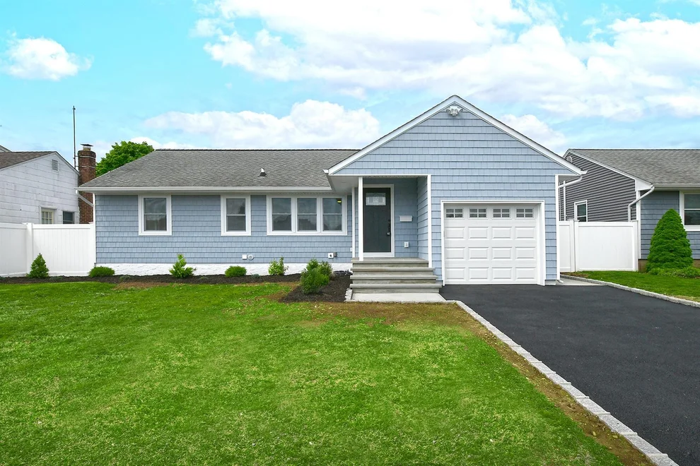 Unit for sale at 20 Scholl Drive, Oyster Bay, NY 11735