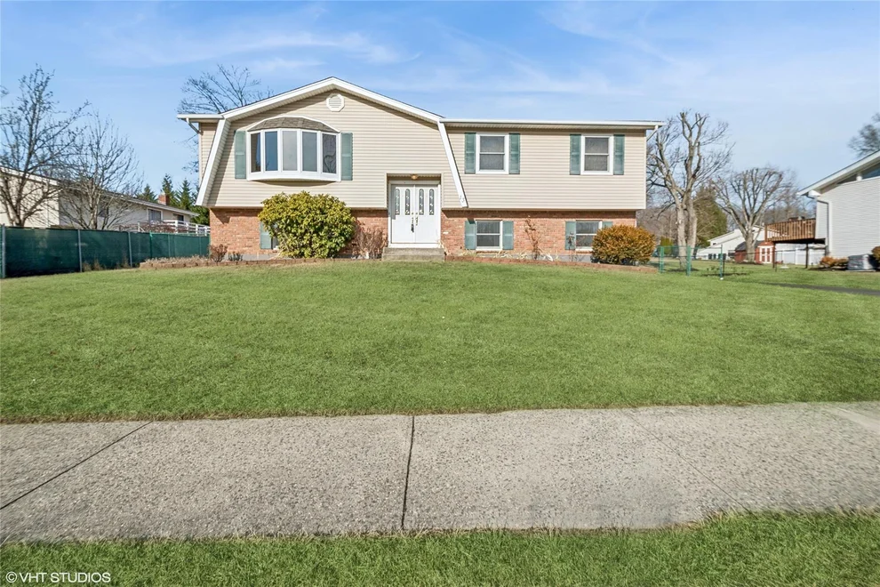 Unit for sale at 13 Tamar Drive, Clarkstown, NY 10989