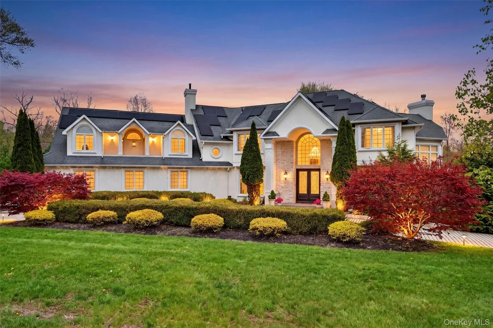 Unit for sale at 23 Greenwich Avenue, Woodbury, NY 10917