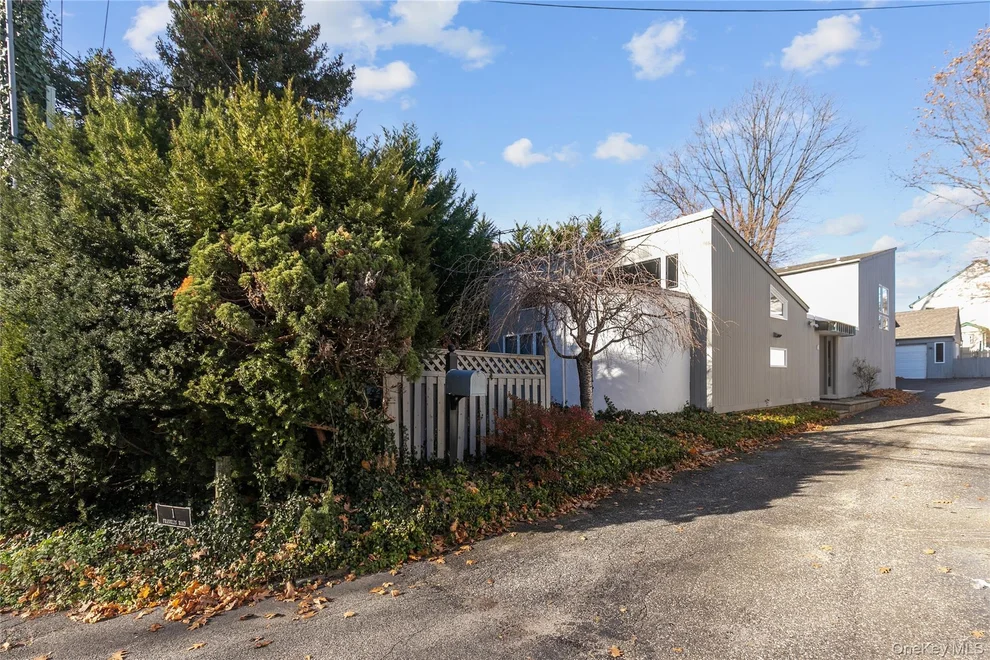 Unit for sale at 1 FRANKLIN Road, North Hempstead, NY 11024