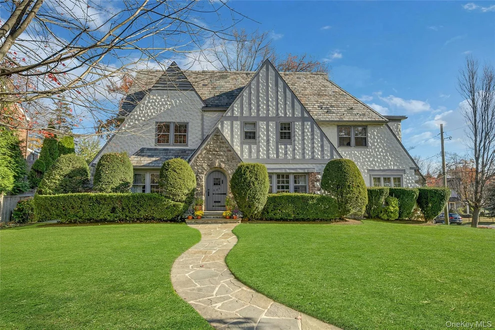 Unit for sale at 986 Plymouth Street, Pelham, NY 10803