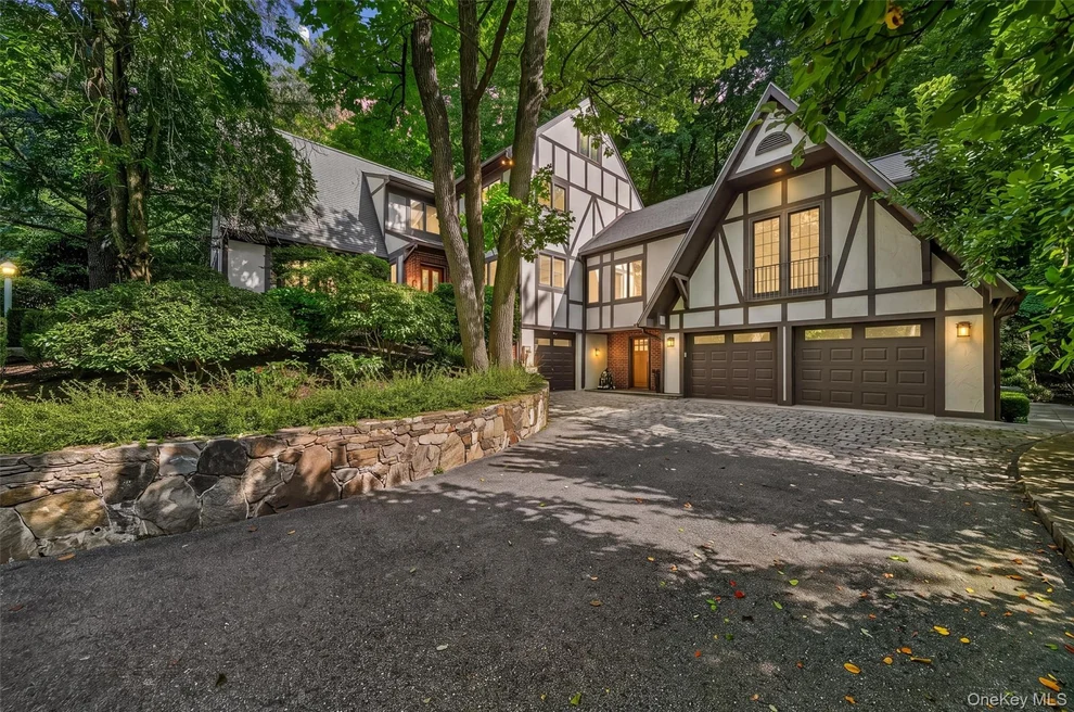 Unit for sale at 2 McGuire Lane, Cortlandt, NY 10520