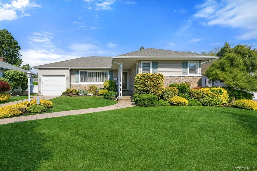 Unit for sale at 895 Iris Drive, Hempstead, NY 11710