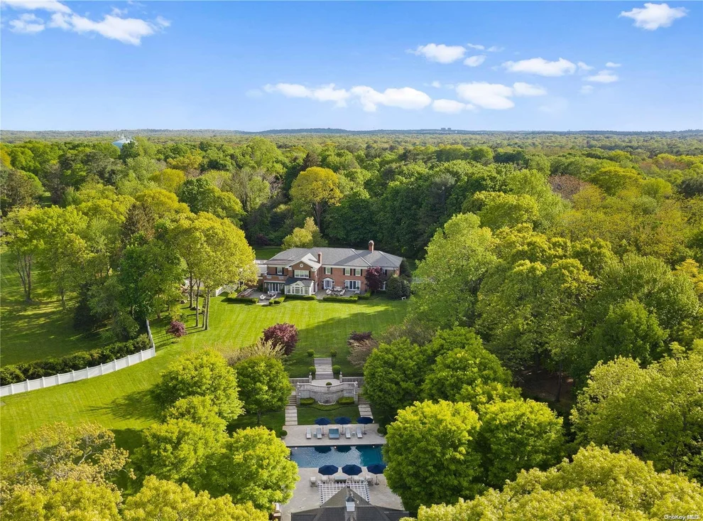 Unit for sale at 343 Duck Pond Road, Oyster Bay, NY 11560