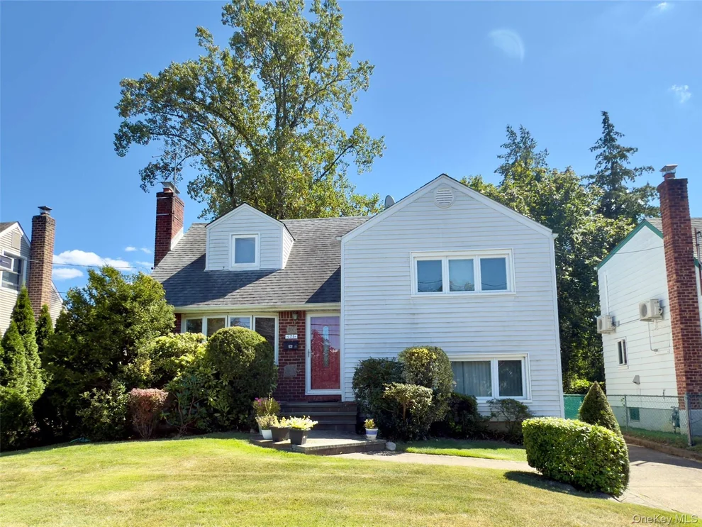 Unit for sale at 175 San Juan Avenue, North Hempstead, NY 11507