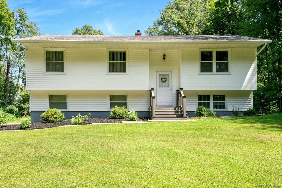 Unit for sale at 334 Wood Street, Putnam Valley, NY 10541