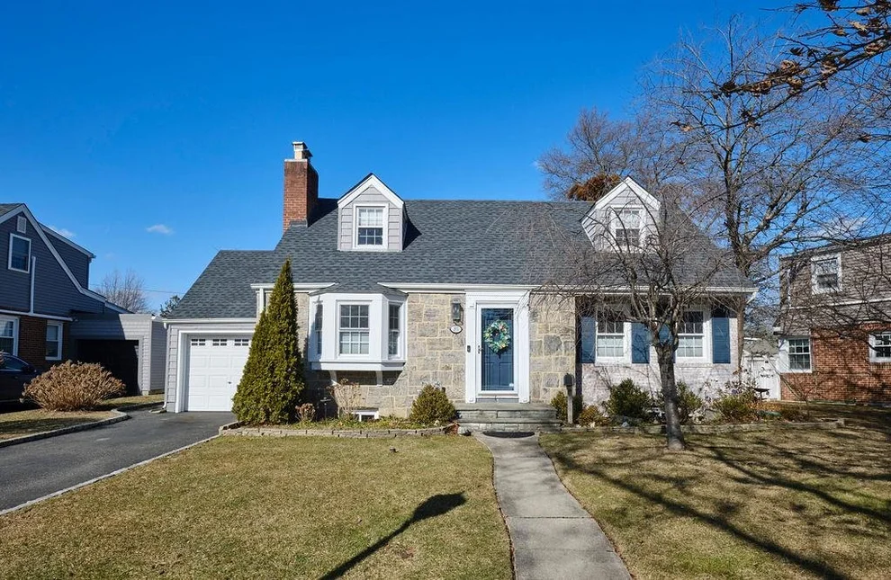 Unit for sale at 85 Gateway, Hempstead, NY 11570