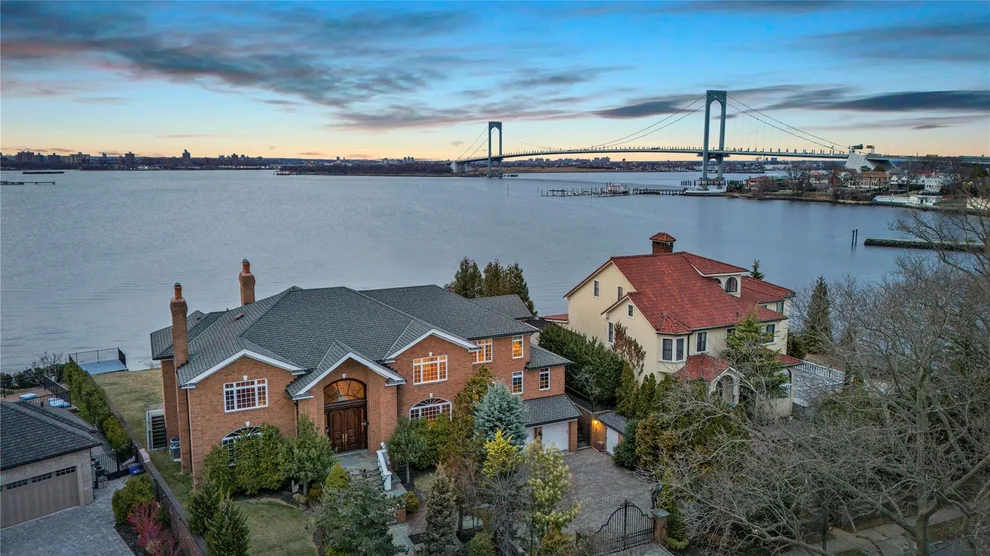 Unit for sale at 3 Point Crescent, New York, NY 11357