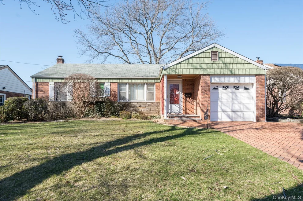 Unit for sale at 770 Palmetto Drive, Hempstead, NY 11010