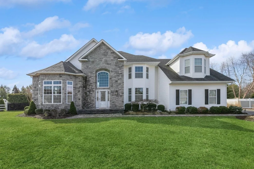 Unit for sale at 4 Clayton Court, Brookhaven, NY 11786