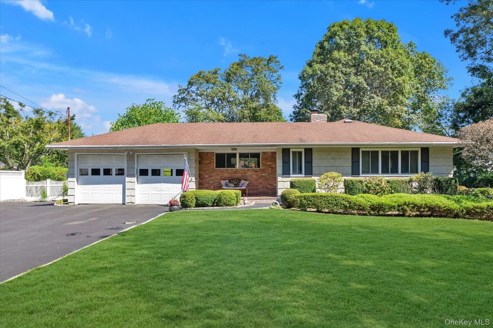 Unit for sale at 41 Villanova Lane, Huntington, NY 11746