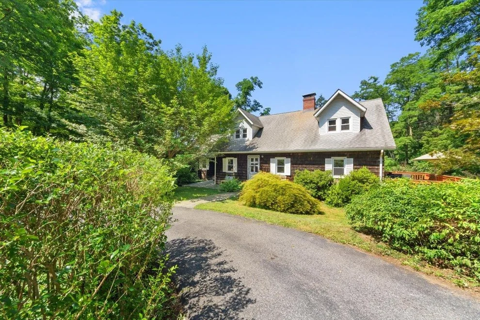 Unit for sale at 157 Route 100, Somers, NY 10536
