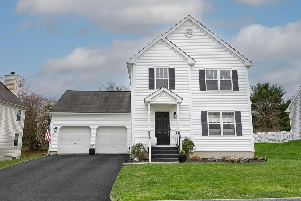 Unit for sale at 10 Mill Pond Lane, Beekman, NY 12570